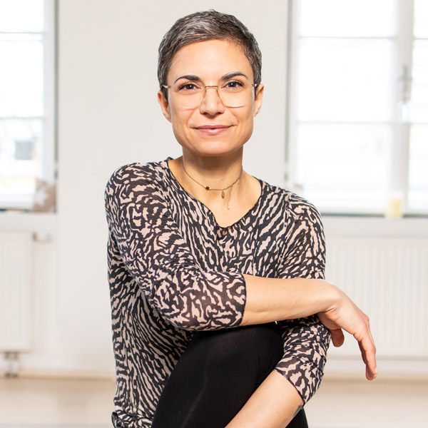 Superactive Yin Yoga-Trainerin Jasmin Danesh-Pajuh