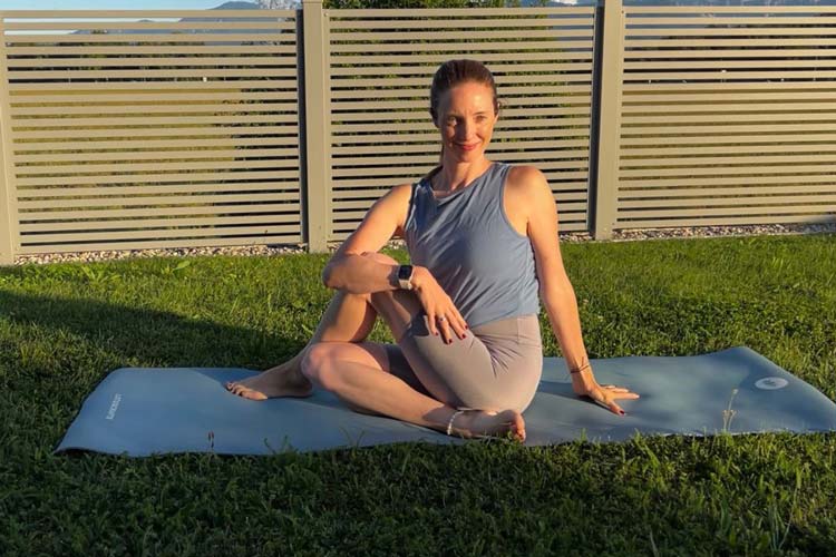 SuperActive Yogatrainerin Sabine Schatz